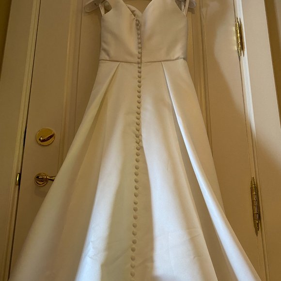 NEW W/TAGS WEDDING DRESS KLEINFELD- Off the Shoulder Satin Gown by Rita Venieris - Picture 6 of 10